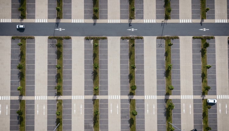 Comparison of official and private parking at Nikola Tesla Airport Belgrade